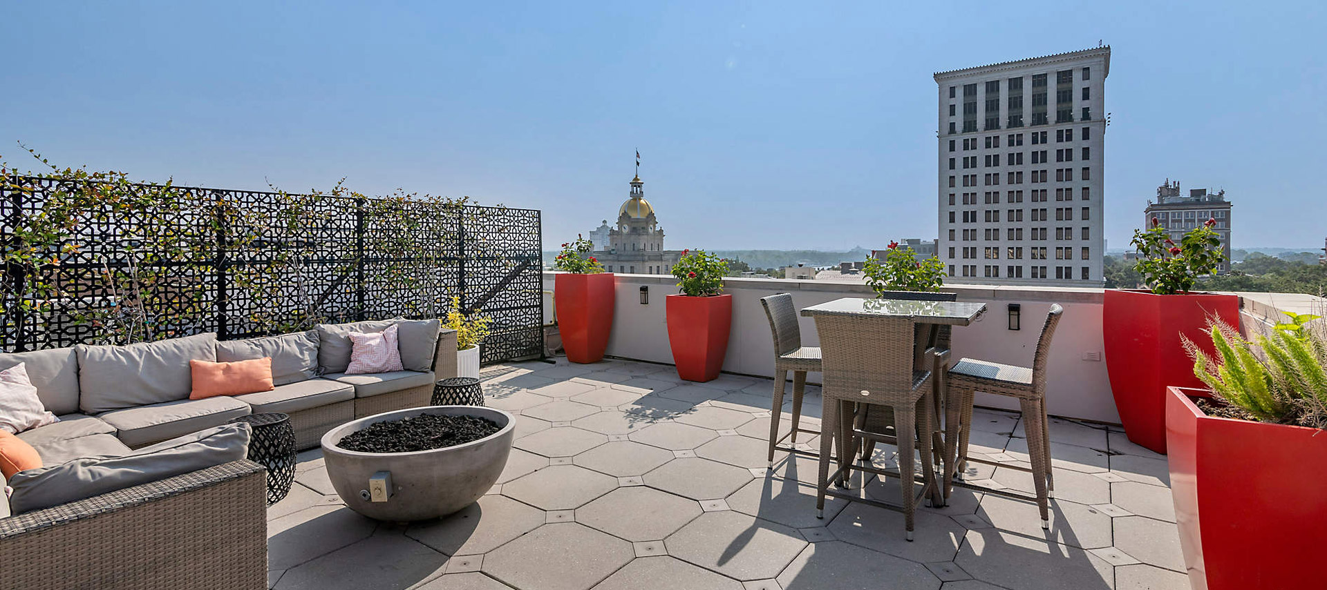 kiosk-STH-studio-homes-at-ellis-square-7th-floor-sky-deck2